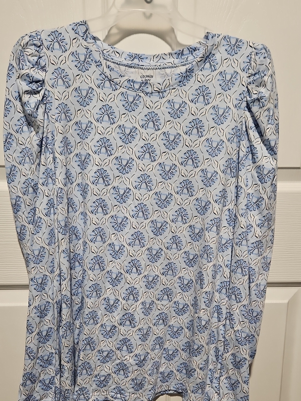 crown & ivy Blue Floral Long Sleeve Top